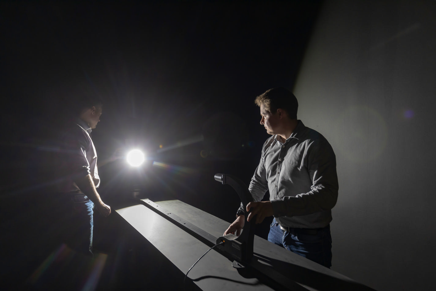 .COM (D+M) topbillede-dansk standard