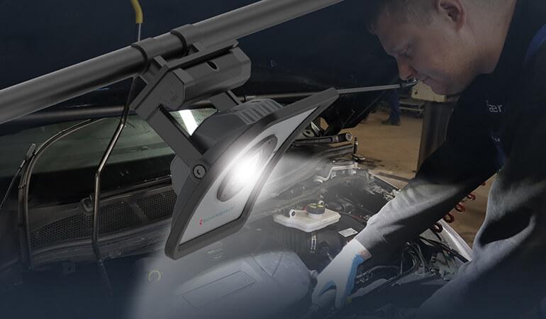 Powerful bonnet light providing maximum flexibility