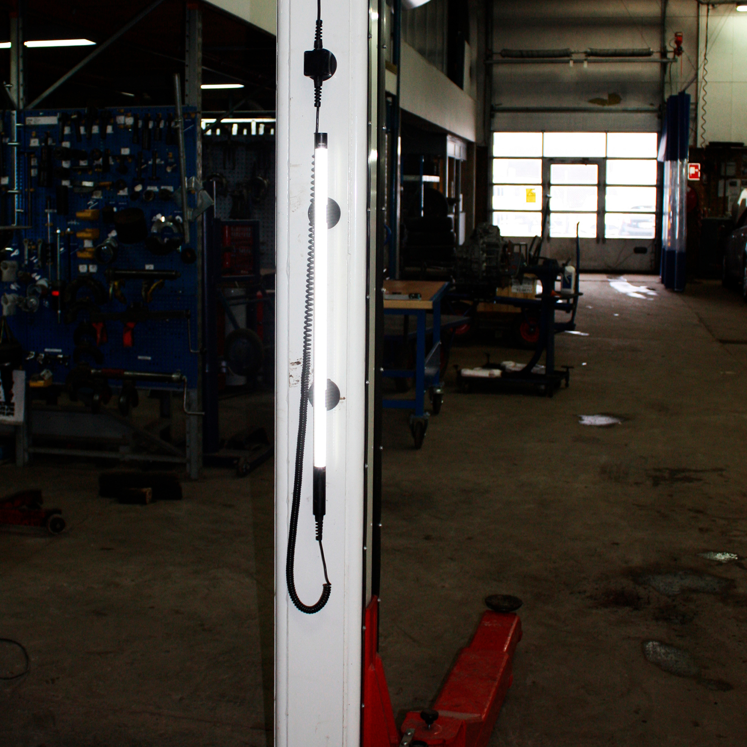 LINE LIGHT 2 POST lighting solution for 2 post and column lifts